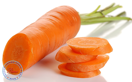 Khi bị viêm họng nên ăn cà rốt.