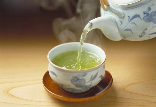  Điều trị sốt rét bằng nước trà tại nhà