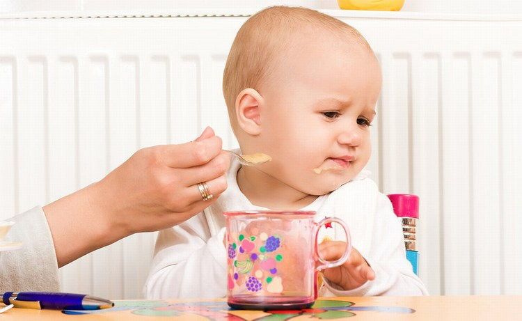 Cần bổ sung canxi cho trẻ khi biếng ăn